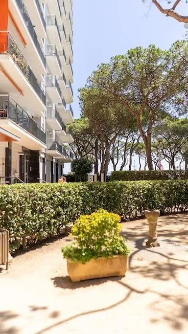 Seahomes Vacations - Seafront Apt In Blanes With Pkg 0*,