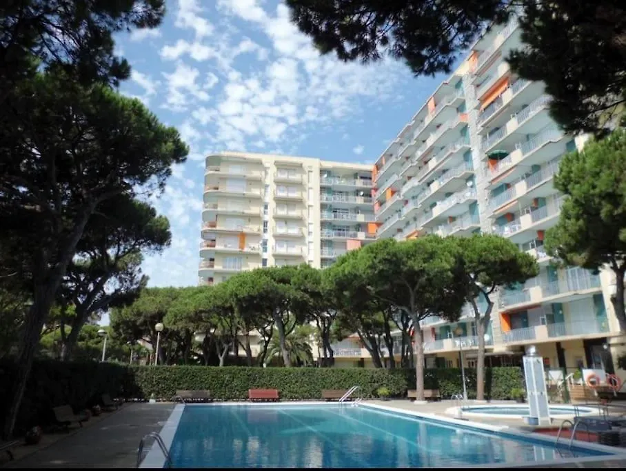 Apartment Seahomes Vacations - Seafront Apt In Blanes With Pkg