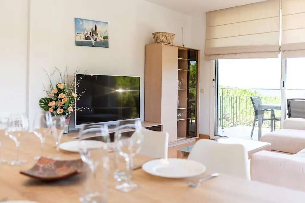 Seahomes Vacations - Seafront Apt In Blanes With Pkg