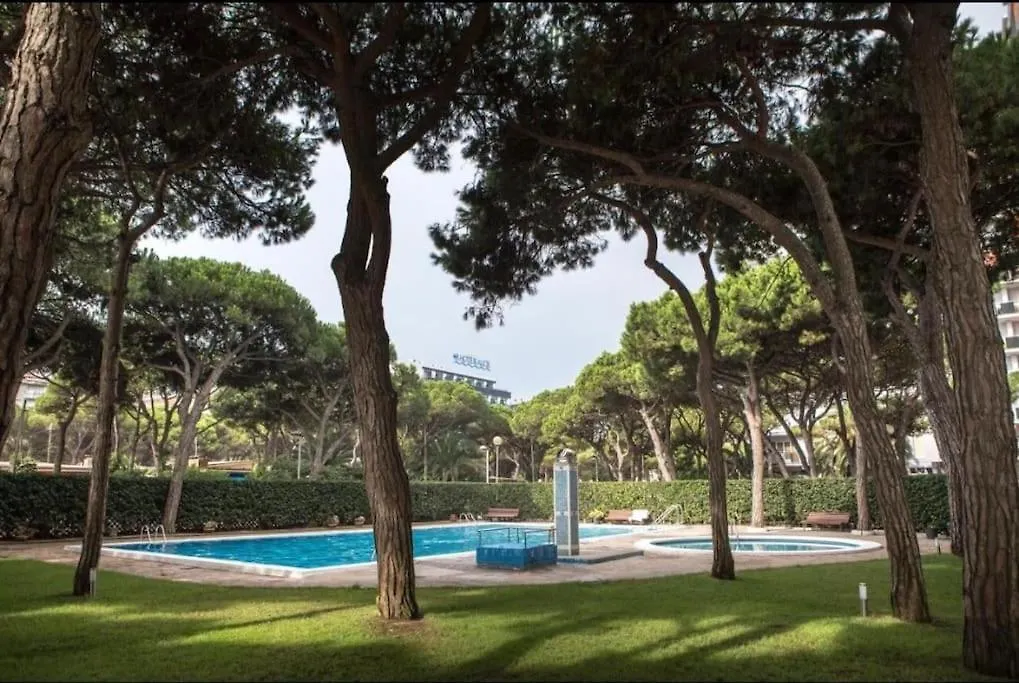 Seahomes Vacations - Seafront Apt In Blanes With Pkg